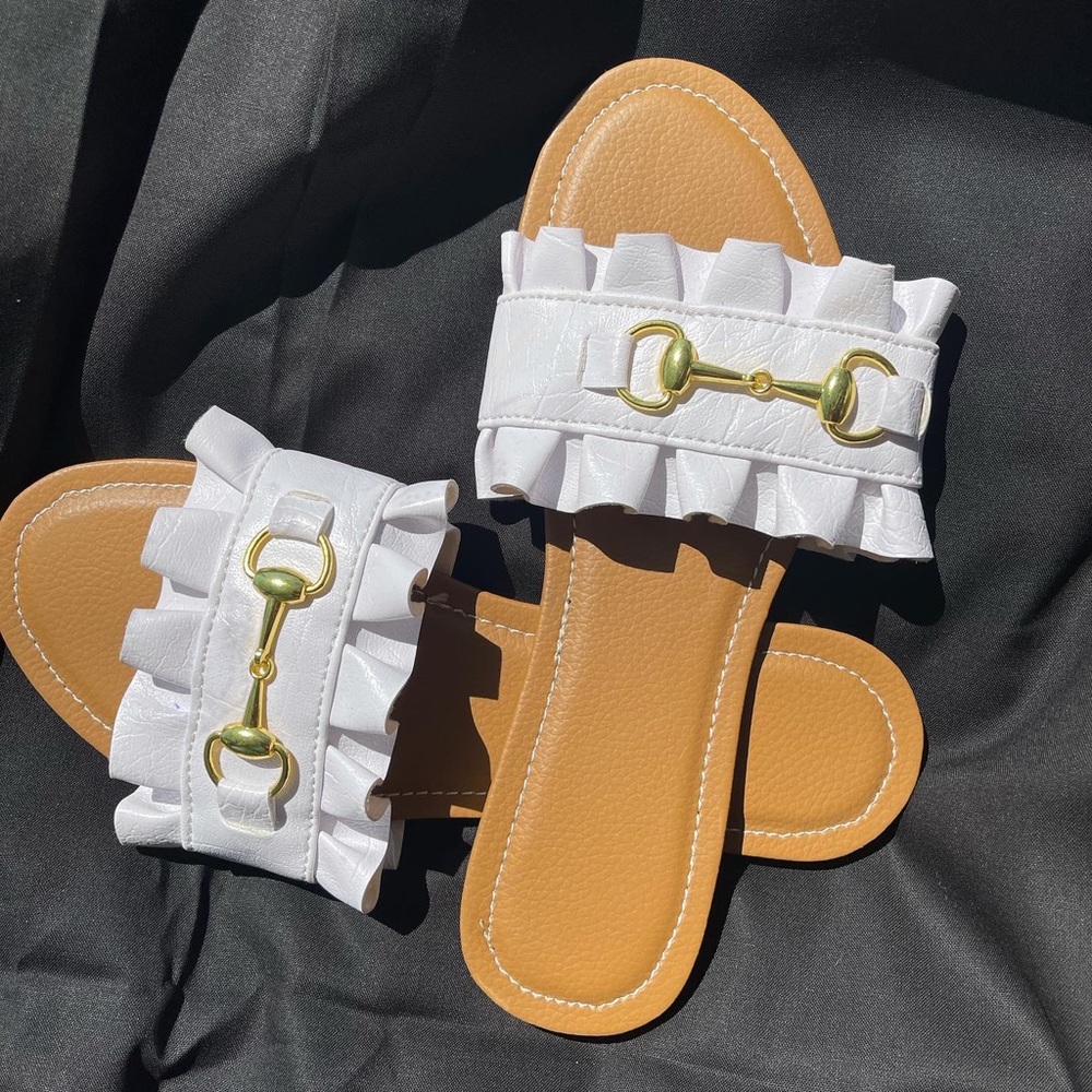 Gathered leather slippers